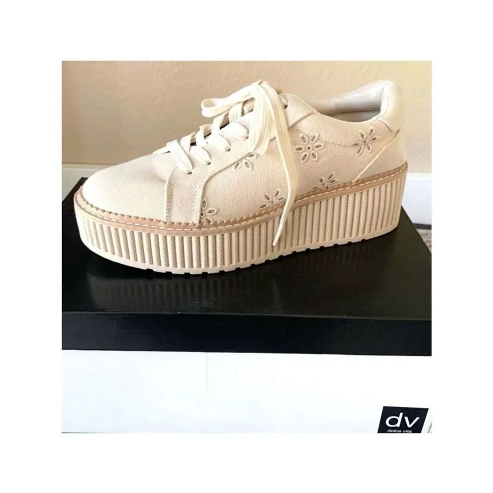 NWT DV Dolce Vita 9 Brin Canvas Eyelet Chunky Platform Lace Up Sneakers Shoes